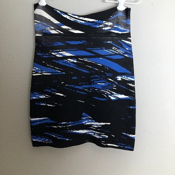 BCBGMAXAZRIA Bandage Skirt - Picture 6 of 9